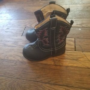 Boys boots